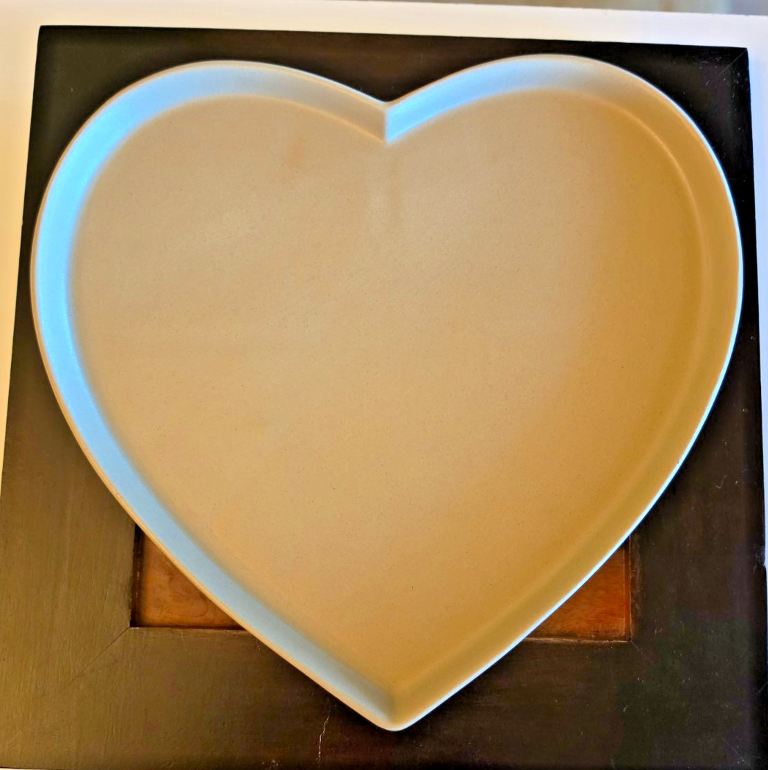 Vintage Pampered Chef Heart Shaped Baking Stone Unglazed Medium Stoneware USA Vintage Pampered Chef Heart Shaped Baking Stone Unglazed Medium Stoneware USA