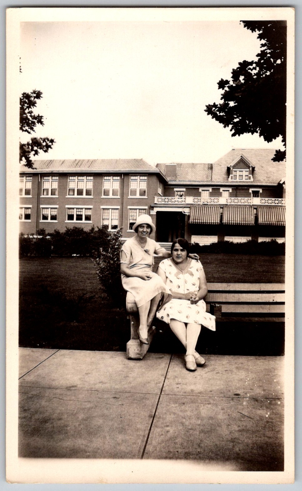 Vtg B&W Snapshot Two Women Bench Flapper Cloche Hat Large Brick Building 1920s Vtg B&W Snapshot Two Women Bench Flapper Cloche Hat Large Brick Building 1920s