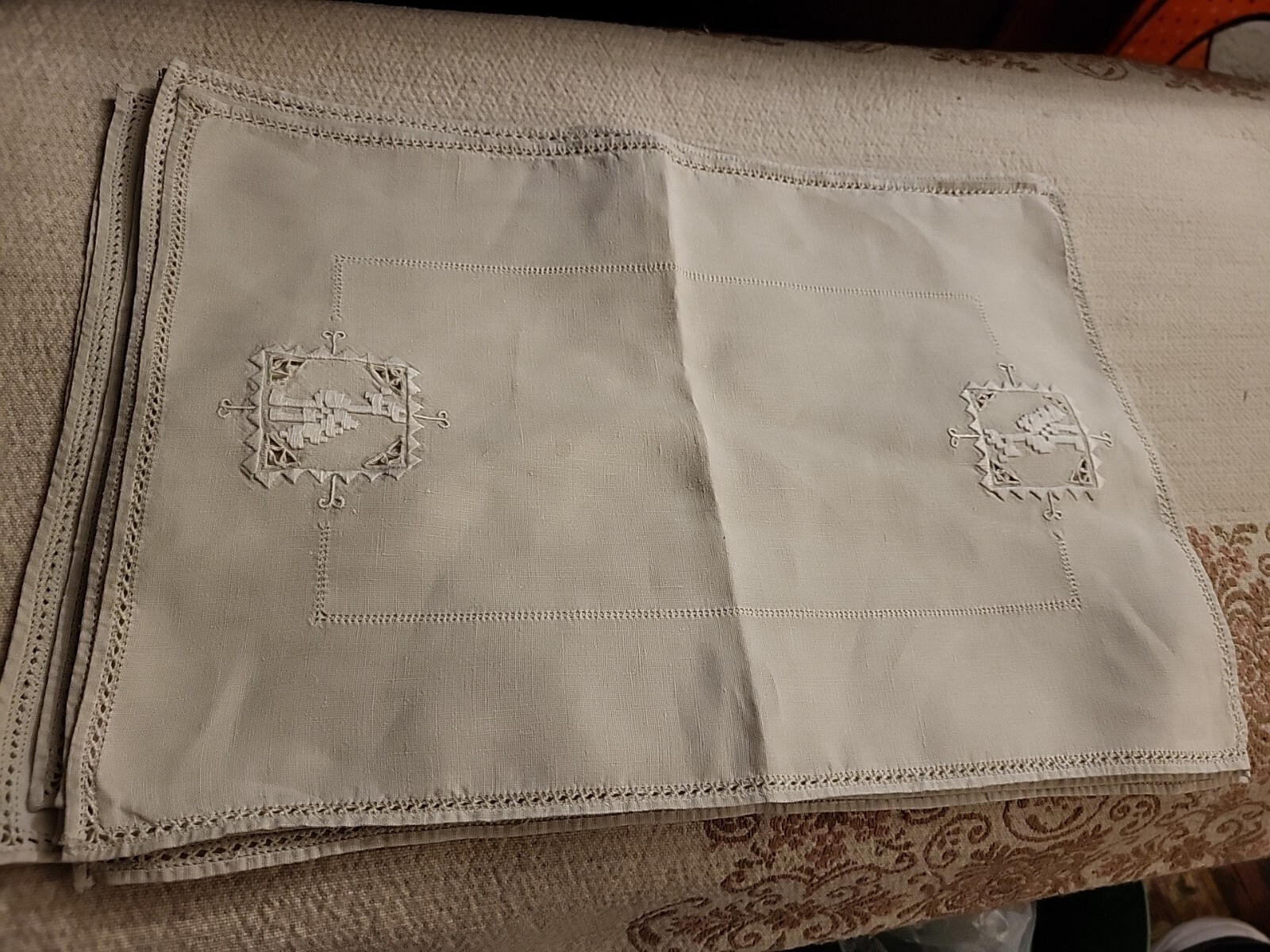 8 Antique linen crocheted napkins or placemats with 40 8 Antique linen crocheted napkins or placemats with 40