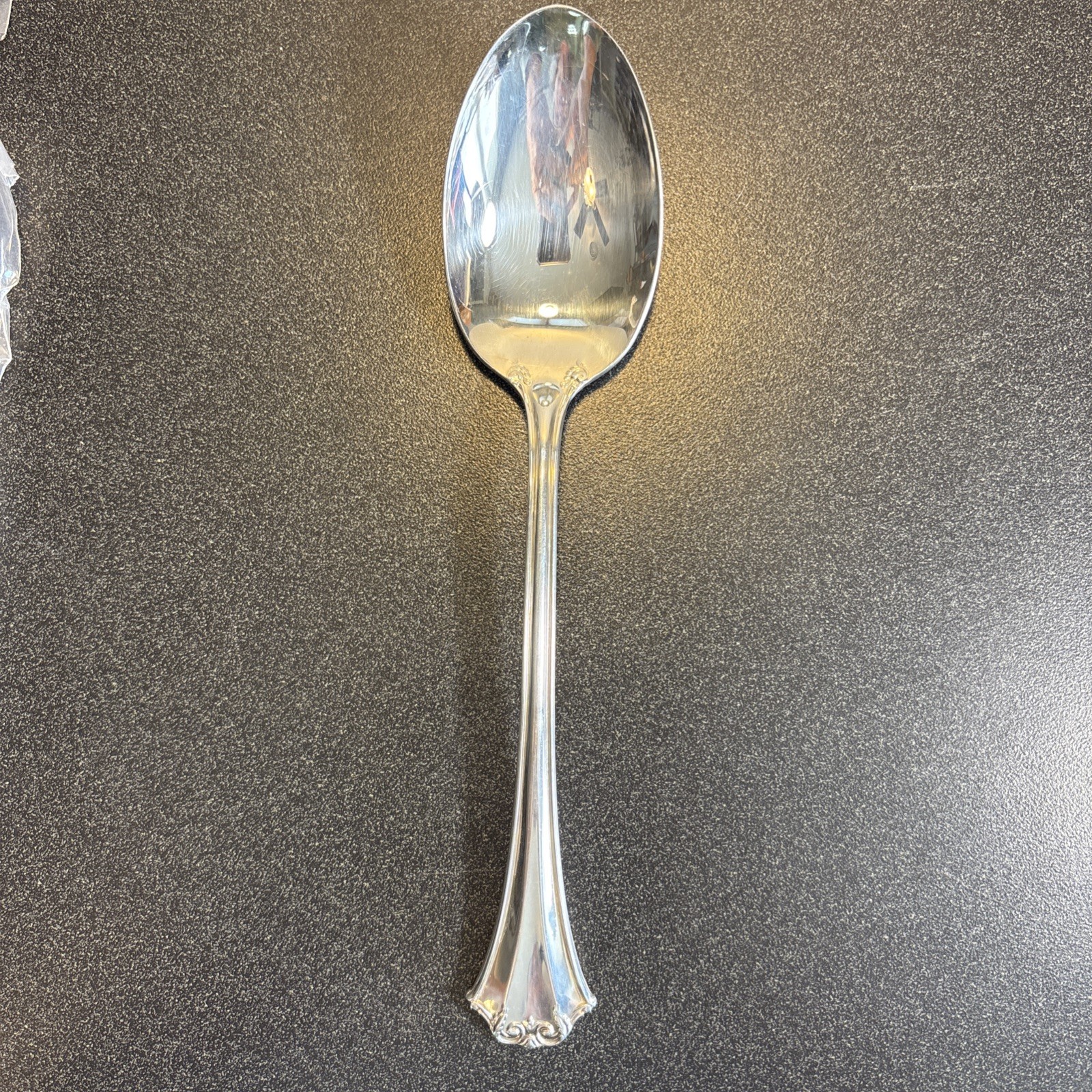 Reed & Barton FRENCH CHIPPENDALE SERVING SPOON Silver Plated Glossy 8-1/2 Reed & Barton FRENCH CHIPPENDALE SERVING SPOON Silver Plated Glossy 8-1/2