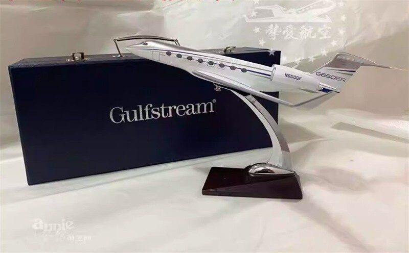 1:100 Scale Gulfstream G650ER Business Private Jet Model Gift Boxed 32cm/13\'\'