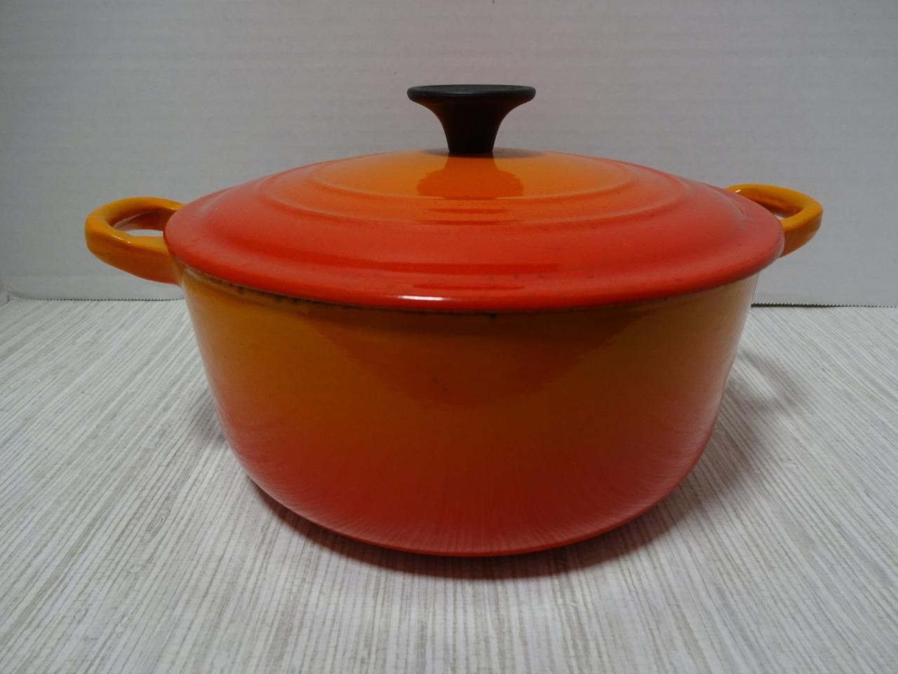 VINTAGE LE CREUSET FRANCE C FLAME ORANGE 21/2 QT DUTCH OVEN/POT W/LID EXCELLENT