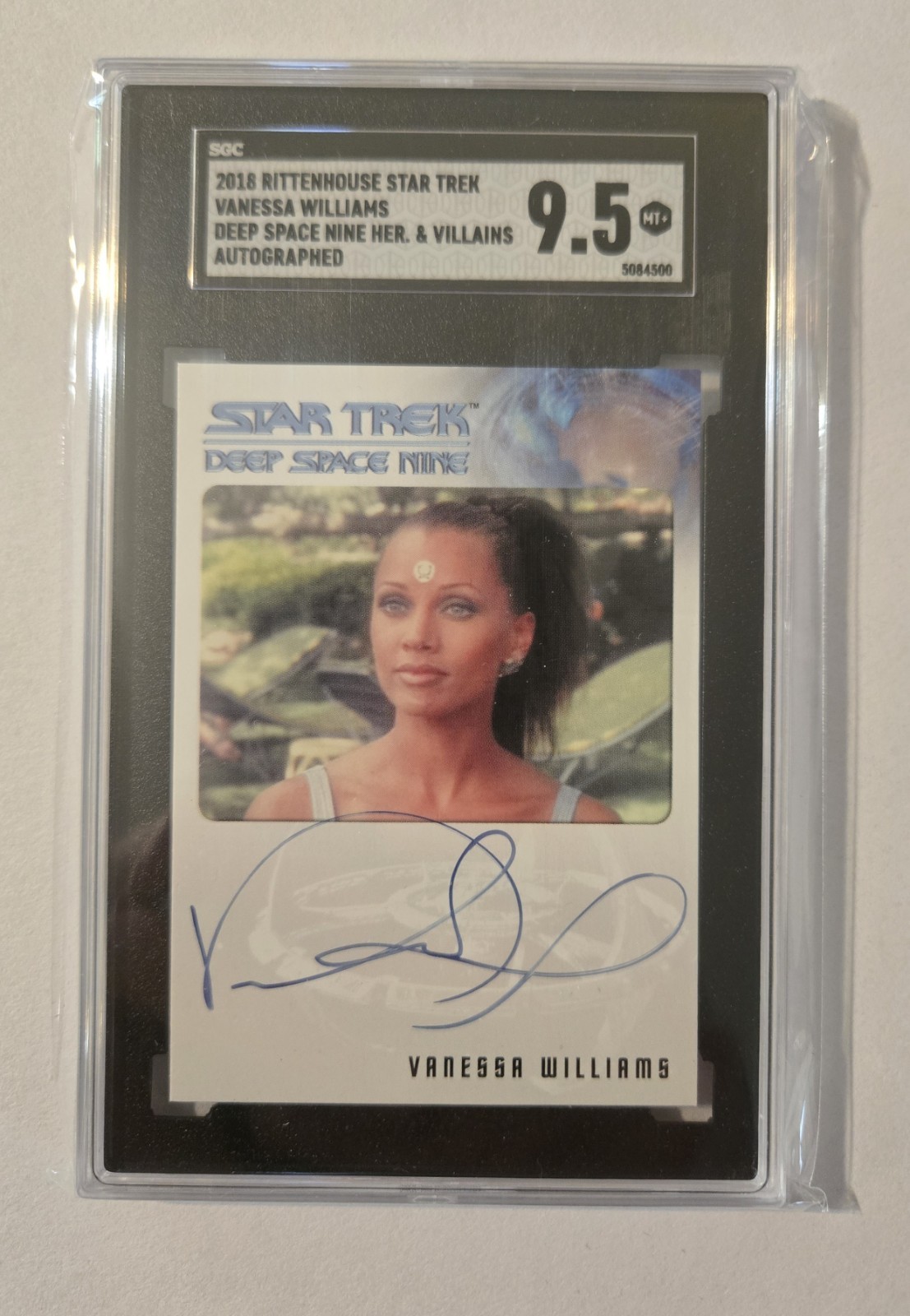 Mint+ 9.5 2018 Star Trek Heroes & Villans VANESSA WILLIAMS Arandis Signed Card Mint+ 9.5 2018 Star Trek Heroes & Villans VANESSA WILLIAMS Arandis Signed Card