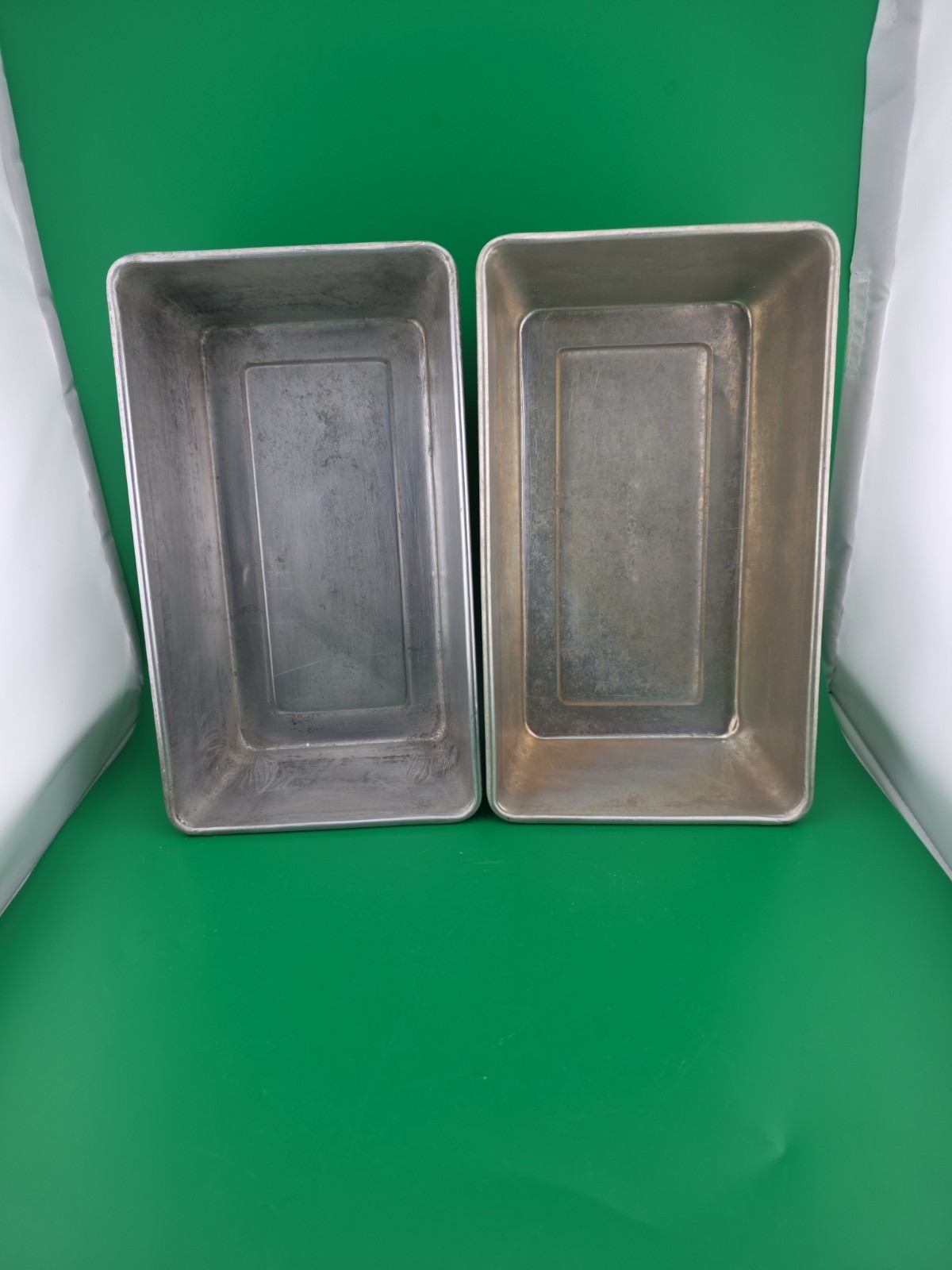 2 VTG Pure Aluminum Baking Bread Pans 9 5/8 × 5 1/2 × 2 3/4 Used 2 VTG Pure Aluminum Baking Bread Pans 9 5/8 × 5 1/2 × 2 3/4 Used