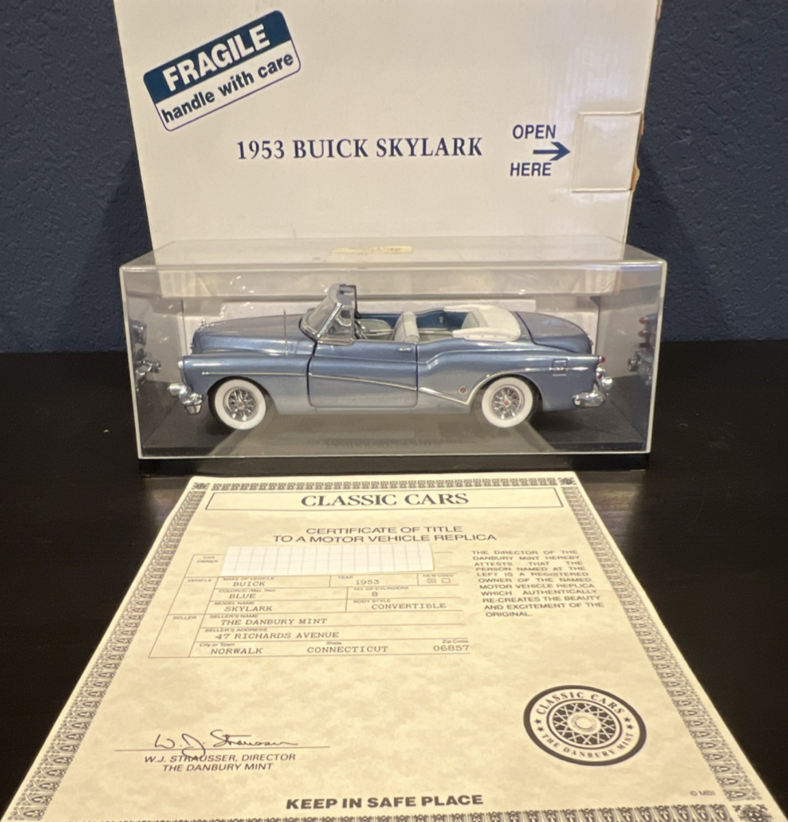 MINT 1953 Buick Skylark Danbury Mint 1:24 - PRISTINE Time Capsule - Box & Title