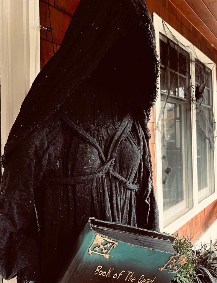 Grandin Road Glowing Cloaked Halloween Woman retired Halloween animated prop