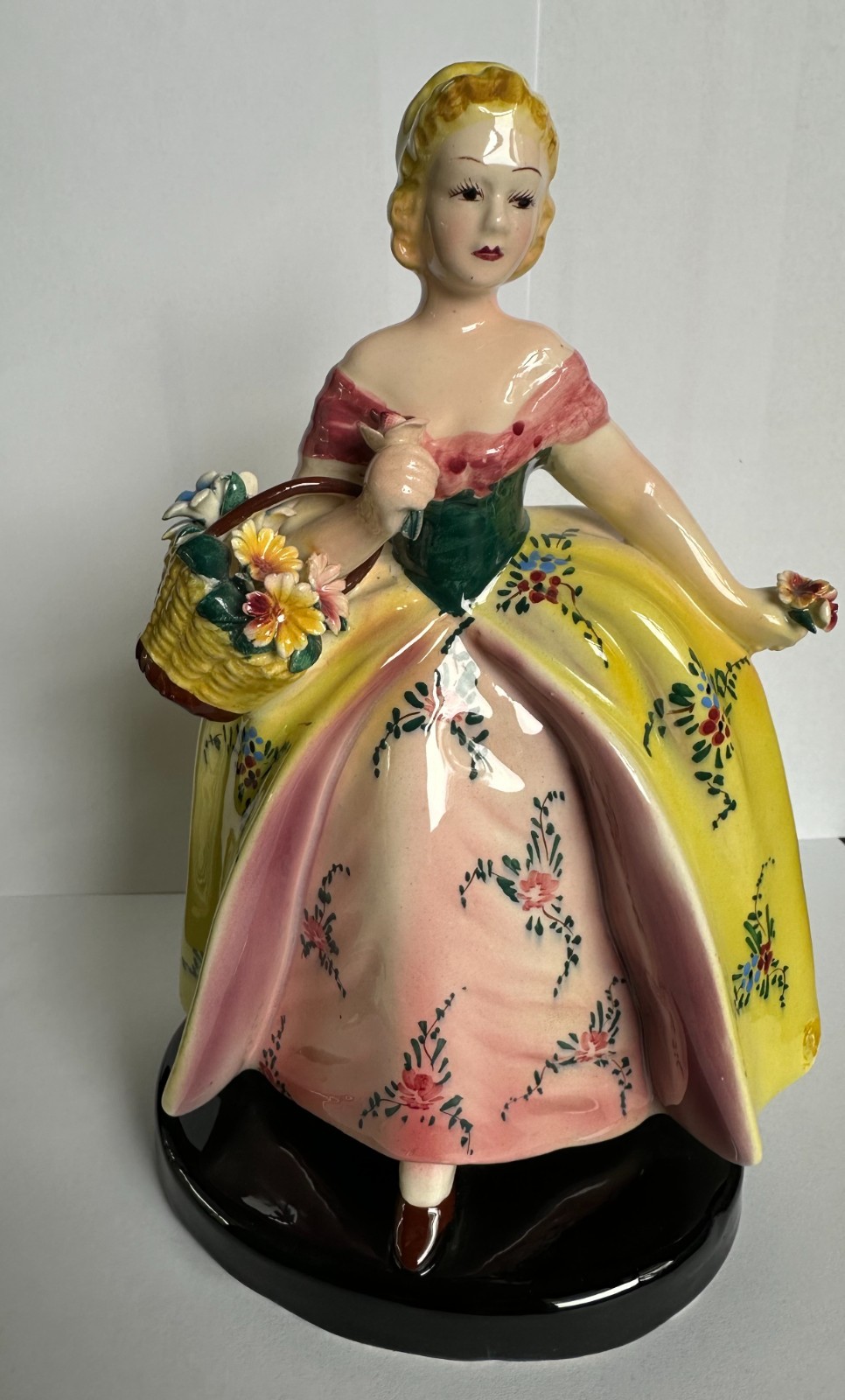 Vintage Mid-century Flower Lady With Basket Italian Figurine Vintage Mid-century Flower Lady With Basket Italian Figurine