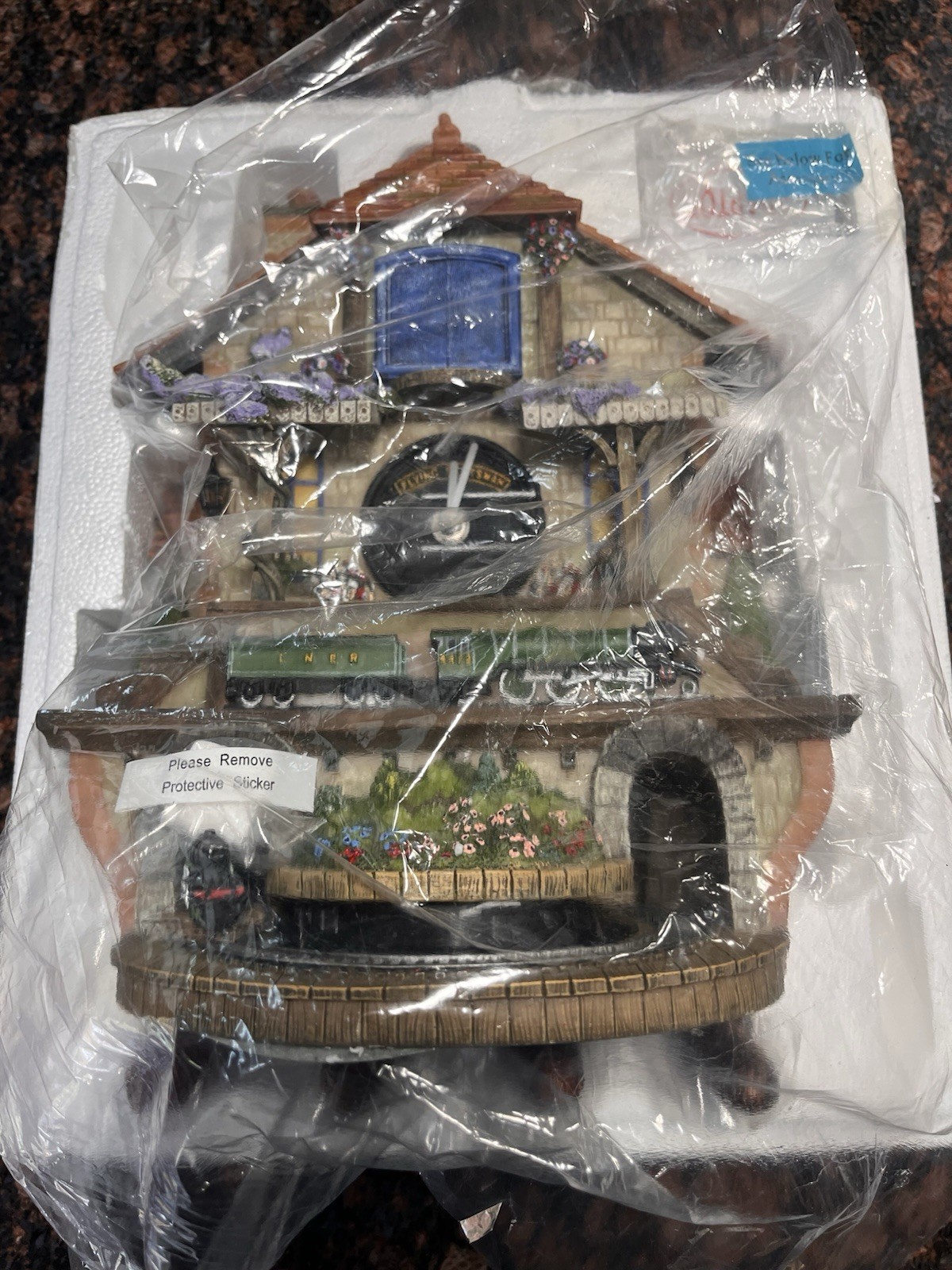 NEW UNUSED Bradford Exchange 2011 Flying Scotsman Cuckoo Clock Factory Packed
