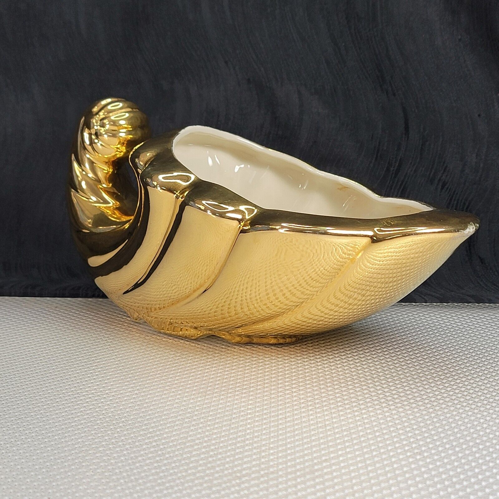 Large Vintage Gold/White Ceramic Cornucopia Horn Centerpiece Vase Fruit Bowl 