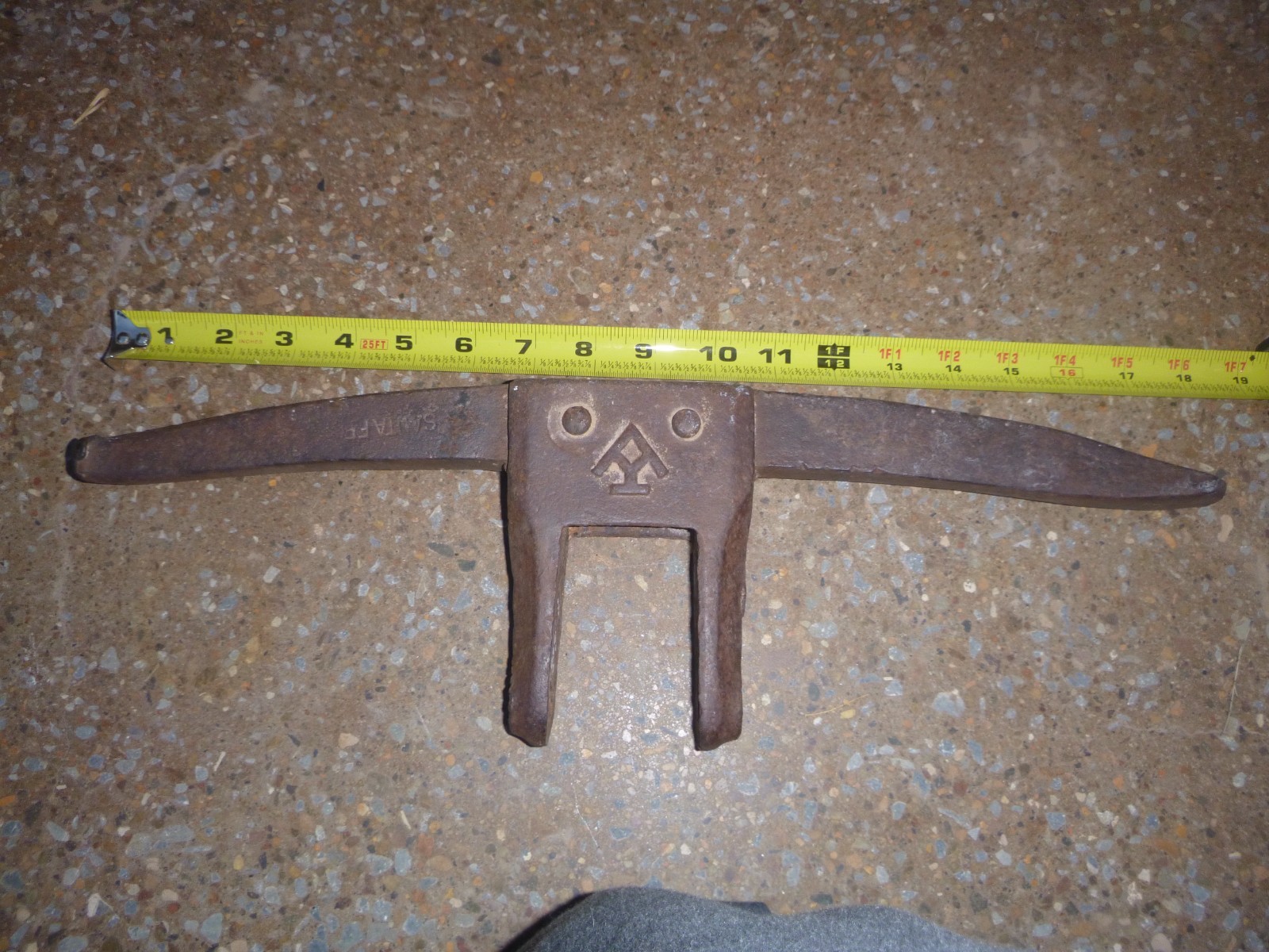 RARE vINTAGE Railroad Pick Axe AX Santa Fe AT &SF Trains Labor Tool Verona RARE vINTAGE Railroad Pick Axe AX Santa Fe AT &SF Trains Labor Tool Verona