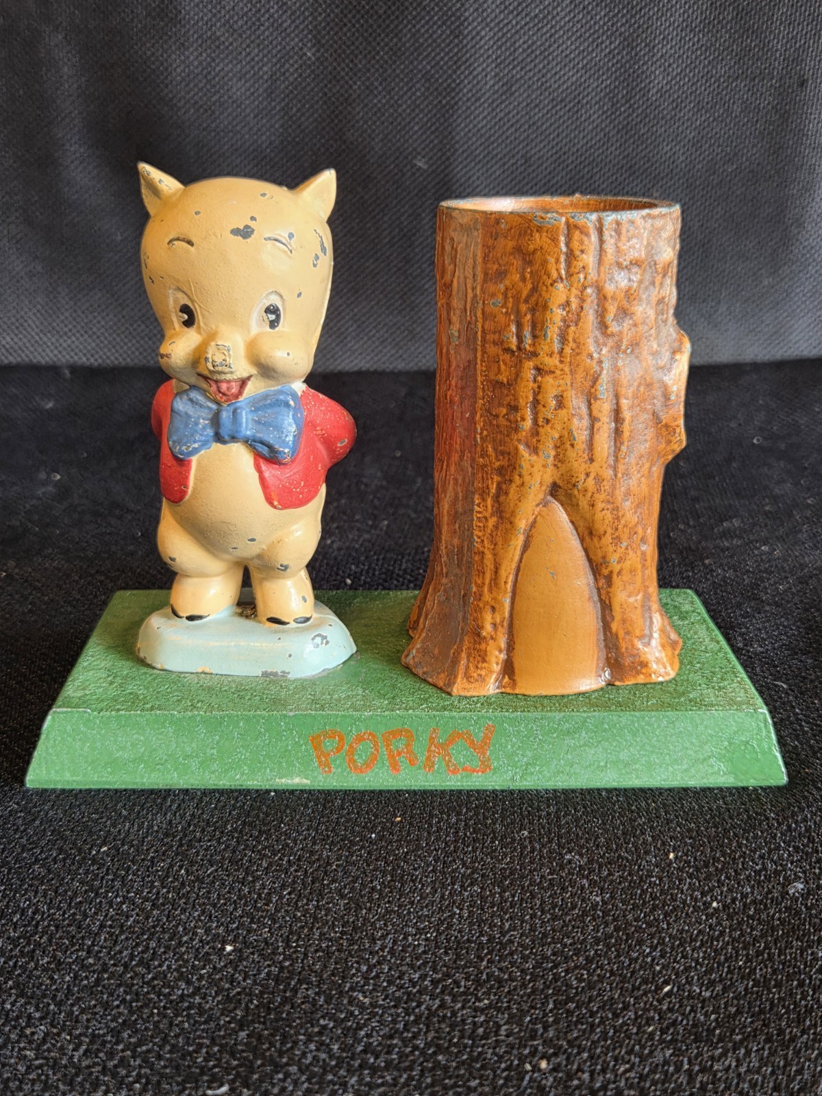 VINTAGE PORKY PIG WARNER BROTHERS  SAVINGS BANK  204-