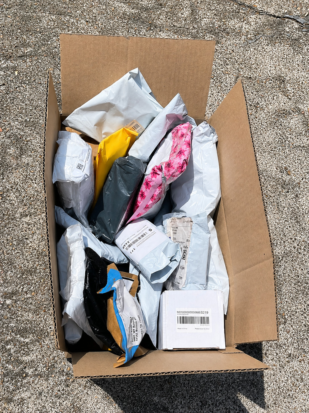 Amazon Luxury Discovery Box – Superior Goods & Surprises, Reseller