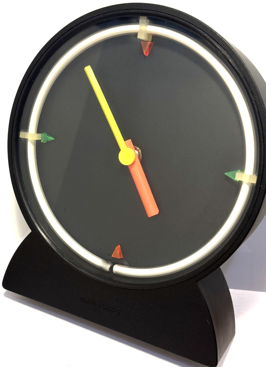 RETRO 80'S RADIO SHACK VINTAGE CLOCK. CLOCK MECHANISM WORKS *SEE DESCRIPTION*