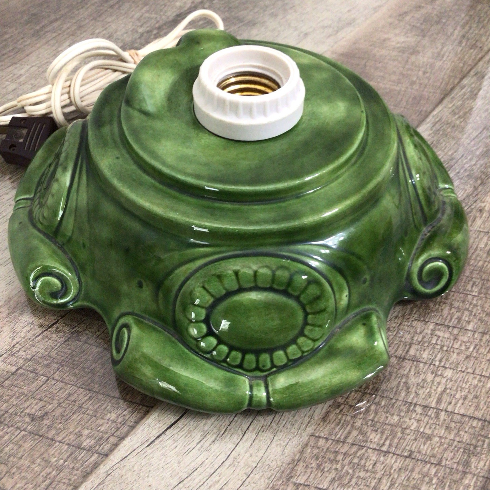 Vintage Atlantic Mold Ceramic Christmas Tree Base ONLY with Cord