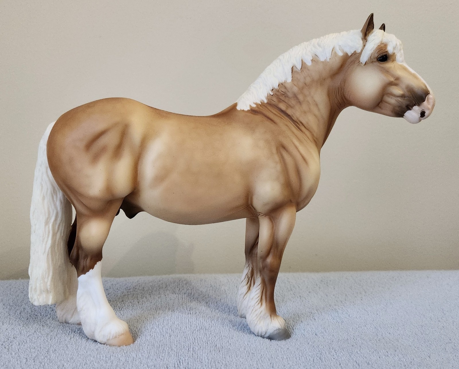 Breyer 2026 Breyerfest/Breyerwest Volunteer Model Georg Palomino \ Breyer 2026 Breyerfest/Breyerwest Volunteer Model Georg Palomino \