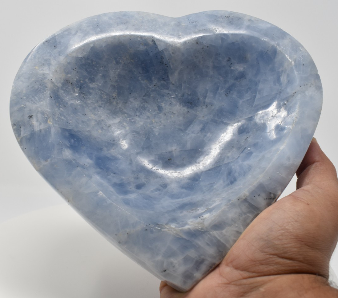 Blue Calcite Crystal Quartz Heart 2347 grams (5 lb, 2.8 oz) 190 mm x 175 x 45 mm Blue Calcite Crystal Quartz Heart 2347 grams (5 lb, 2.8 oz) 190 mm x 175 x 45 mm