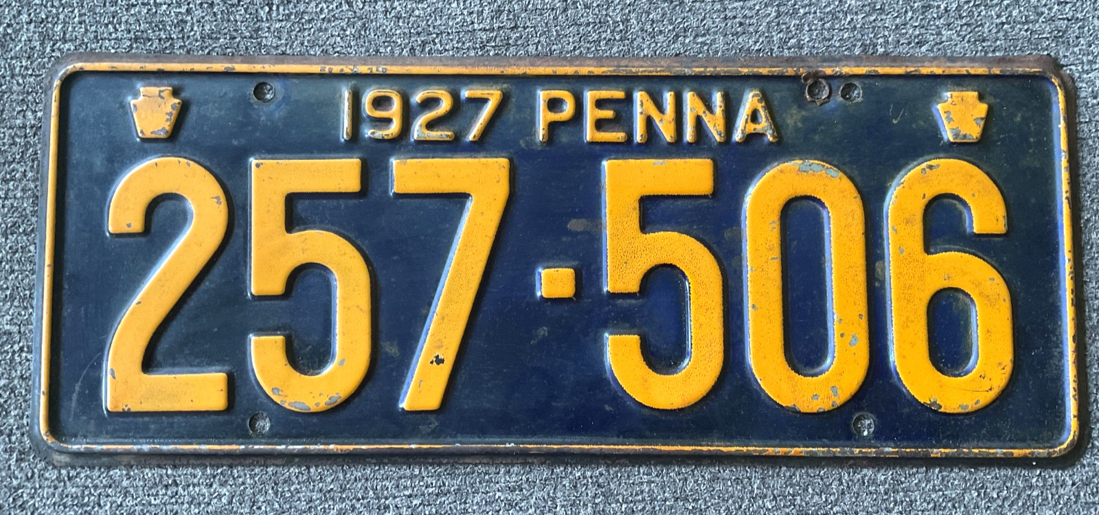 RARE 1927 PENNSYLVANIA LICENSE PLATE ORIGINAL PAINT CHEVY FORD DODGE EXTRA HOLE RARE 1927 PENNSYLVANIA LICENSE PLATE ORIGINAL PAINT CHEVY FORD DODGE EXTRA HOLE