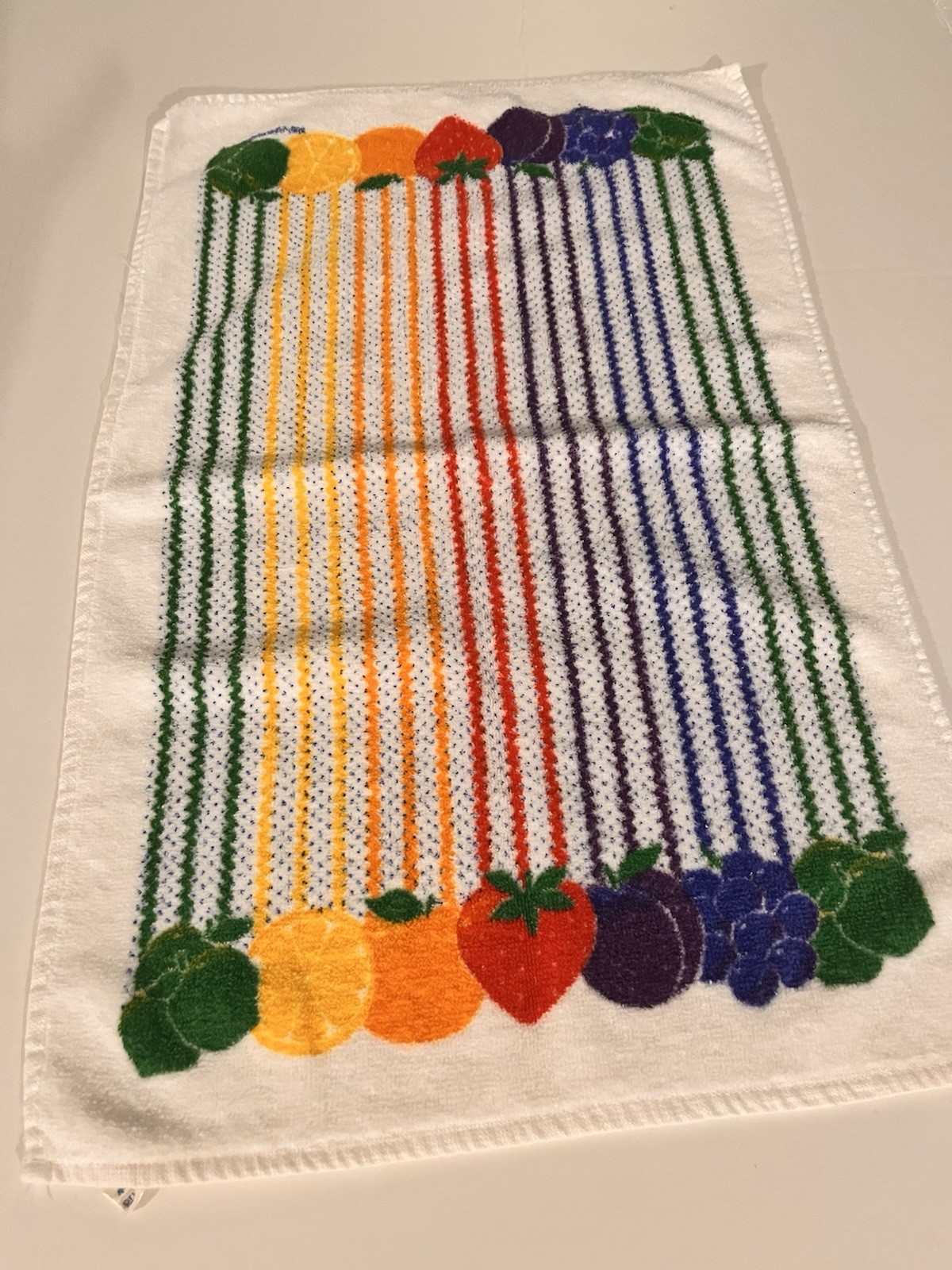 Vintage Cecil Saydah Kitchen Towel Mix of Different Fruit - Very Colorful Vintage Cecil Saydah Kitchen Towel Mix of Different Fruit - Very Colorful