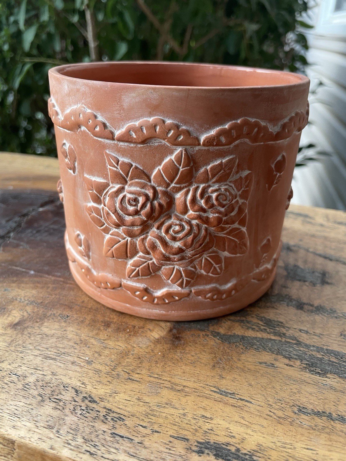 VTG White Washed Terra-Cotta House Plant Pot 3-D Embossed Roses Beautiful 4x4.5”