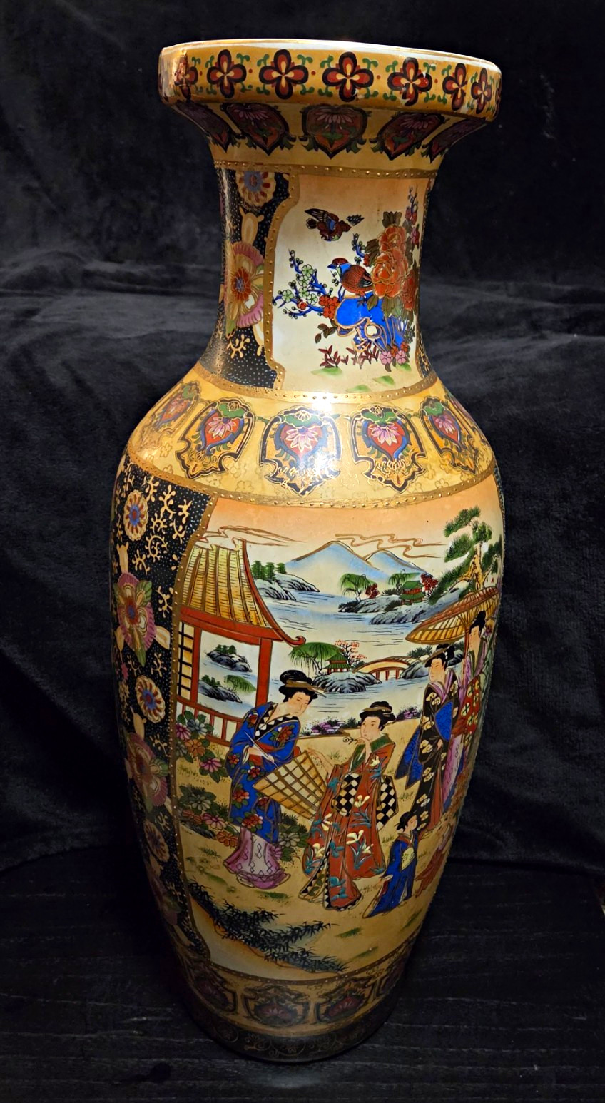 Hand Painted Royal Satsuma Japanese Handmade Vase