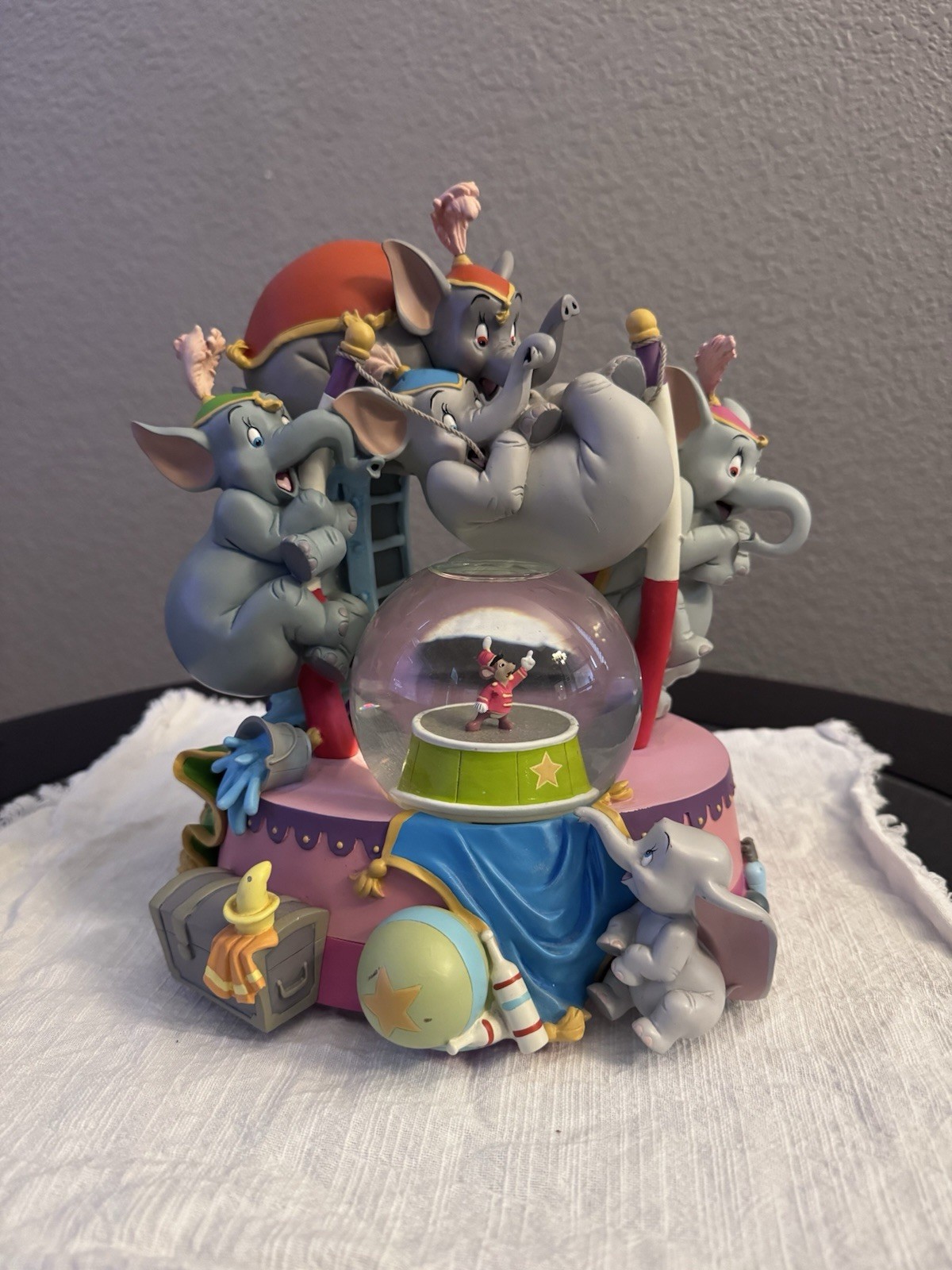 Disney Dumbo & Timothy 65th Anniversary Elephant Windup Musical Snow Globe 2006
