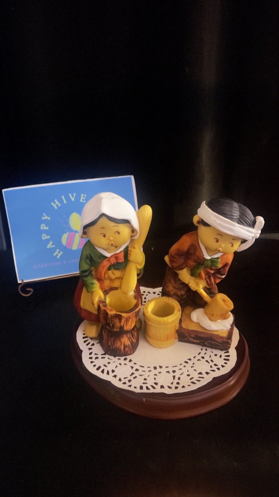 YI ART Vintage Figurines Working Man Woman Korean Asian Resin Hand Painted EUC