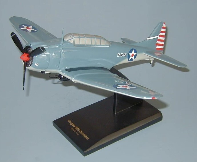 US Navy Douglas SBD-5 Dauntless Dive Bomber Desk Top WW2 Model 1/32 SC Airplane