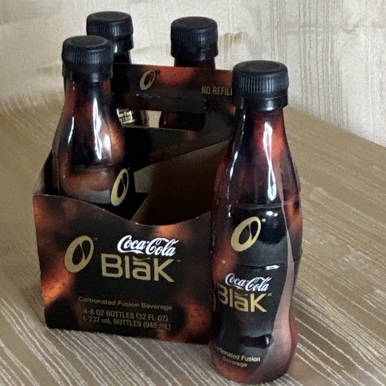 Coca-Cola Blak 4 Pack 8 oz Bottles Original Carrier Full Sealed Discontinued