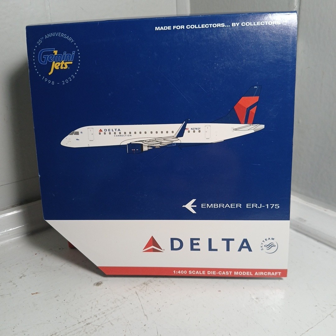 1:400 Gemini Jets Delta Airlines Embraer ERJ175  GJDAL12037. - BOX  V -