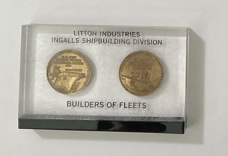 Vintage Litton Ingalls Shipbuilding Coin Display Set Navy Display DD-963 Lha-1 