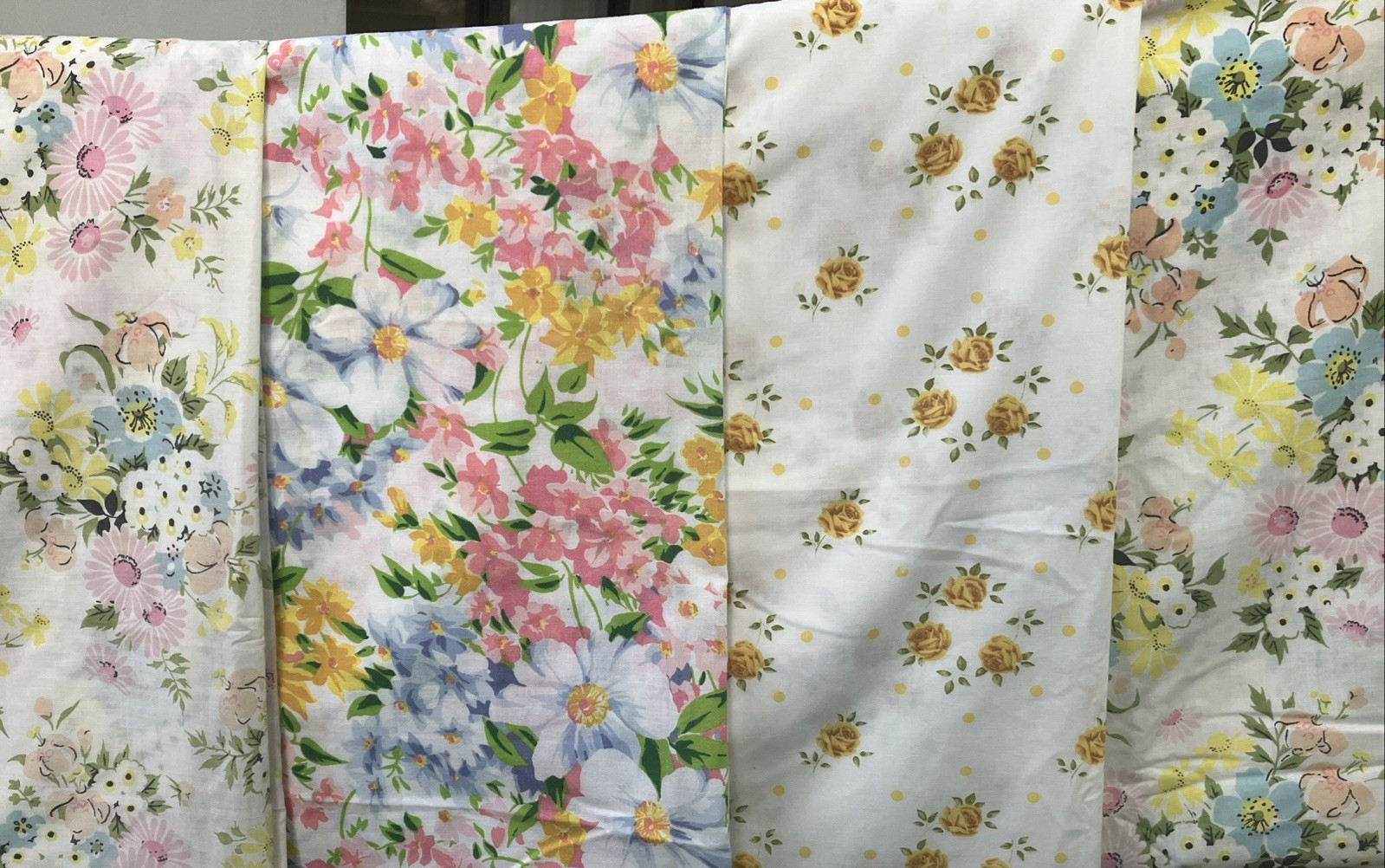 Lot Of 4 Vintage Twin/Double Floral Flat Bed Sheets Useable Cutters Craft Sewing Lot Of 4 Vintage Twin/Double Floral Flat Bed Sheets Useable Cutters Craft Sewing