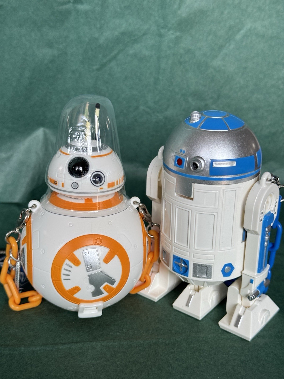NWT TOKYO DISNEY RESORT “STARWARS” CANDY SNACK CASE, R2D2 & BB8