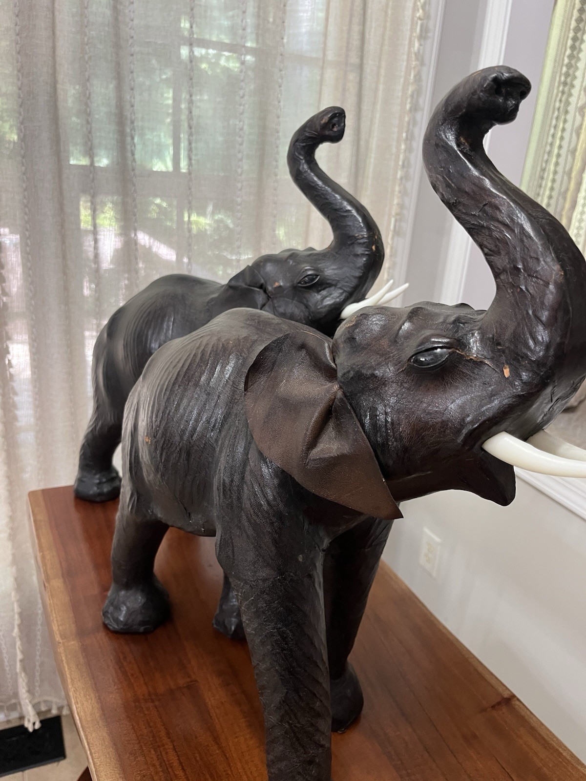 VTG Large LEATHER Wrapped ELEPHANTS Dark Brown 21” tall Trunk Up Statue Safari VTG Large LEATHER Wrapped ELEPHANTS Dark Brown 21” tall Trunk Up Statue Safari