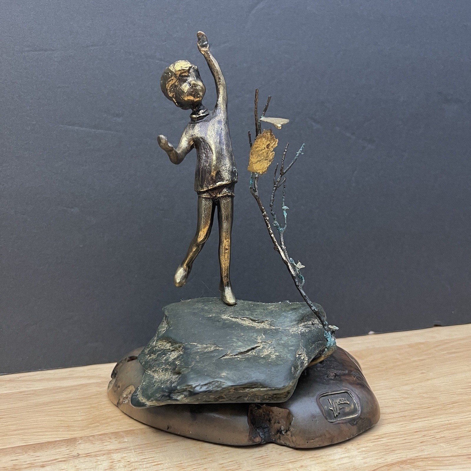 Malcolm Moran - Bronze on Jade Sculpture Kite Boy - NO KITE - No. 36/500 Signed Malcolm Moran - Bronze on Jade Sculpture Kite Boy - NO KITE - No. 36/500 Signed