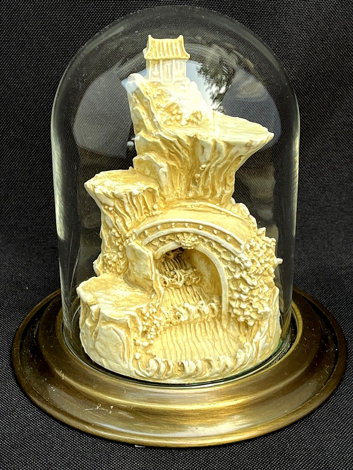 Goebel by Robert Olszewski Oriental Series 945D Miniature Display Stand Globe Goebel by Robert Olszewski Oriental Series 945D Miniature Display Stand Globe