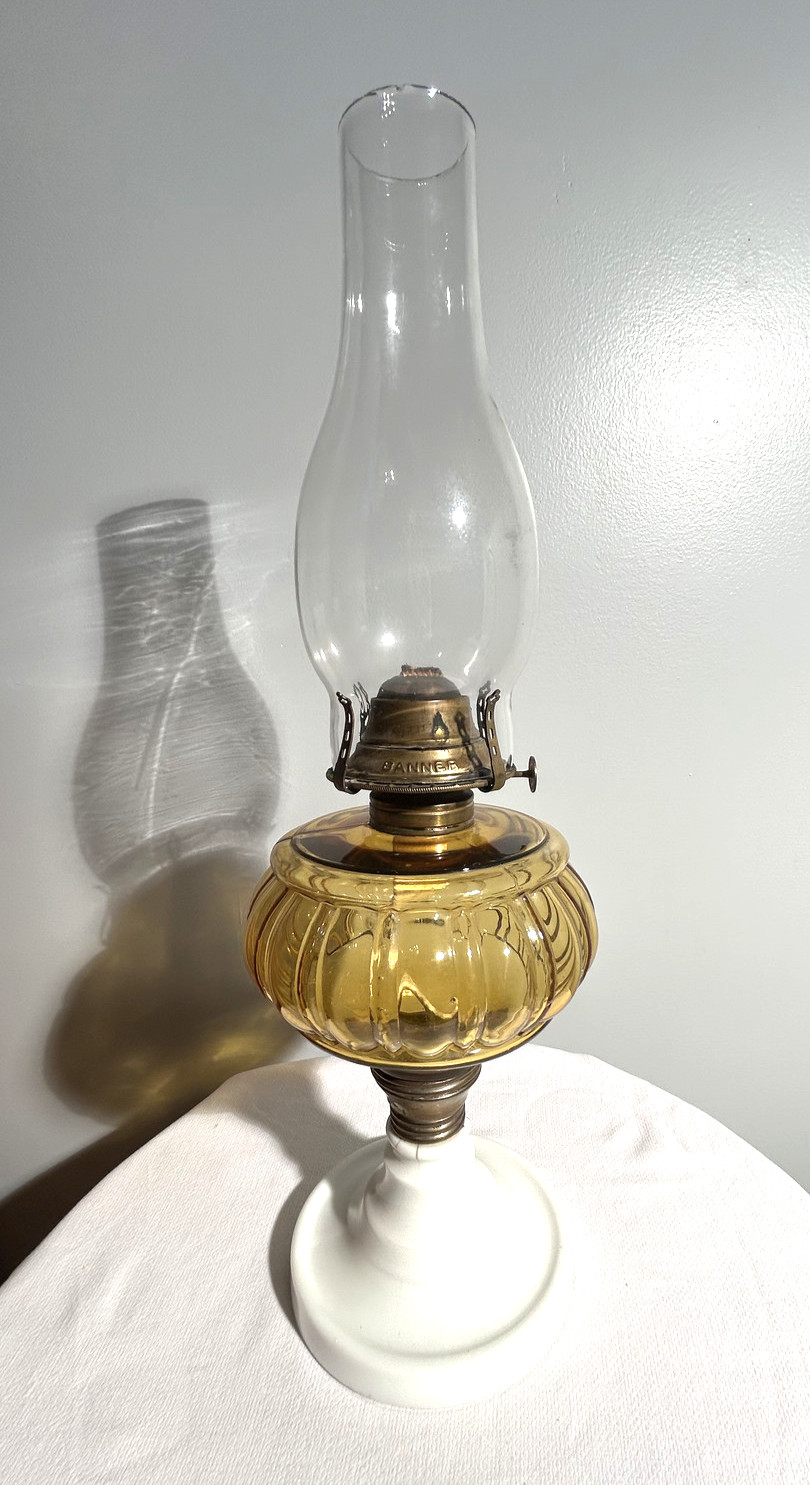 ANTIQUE 1800'S OIL LAMP AMBER GLASS & PORCELAIN BASE historic STUNNING excellent ANTIQUE 1800'S OIL LAMP AMBER GLASS & PORCELAIN BASE historic STUNNING excellent