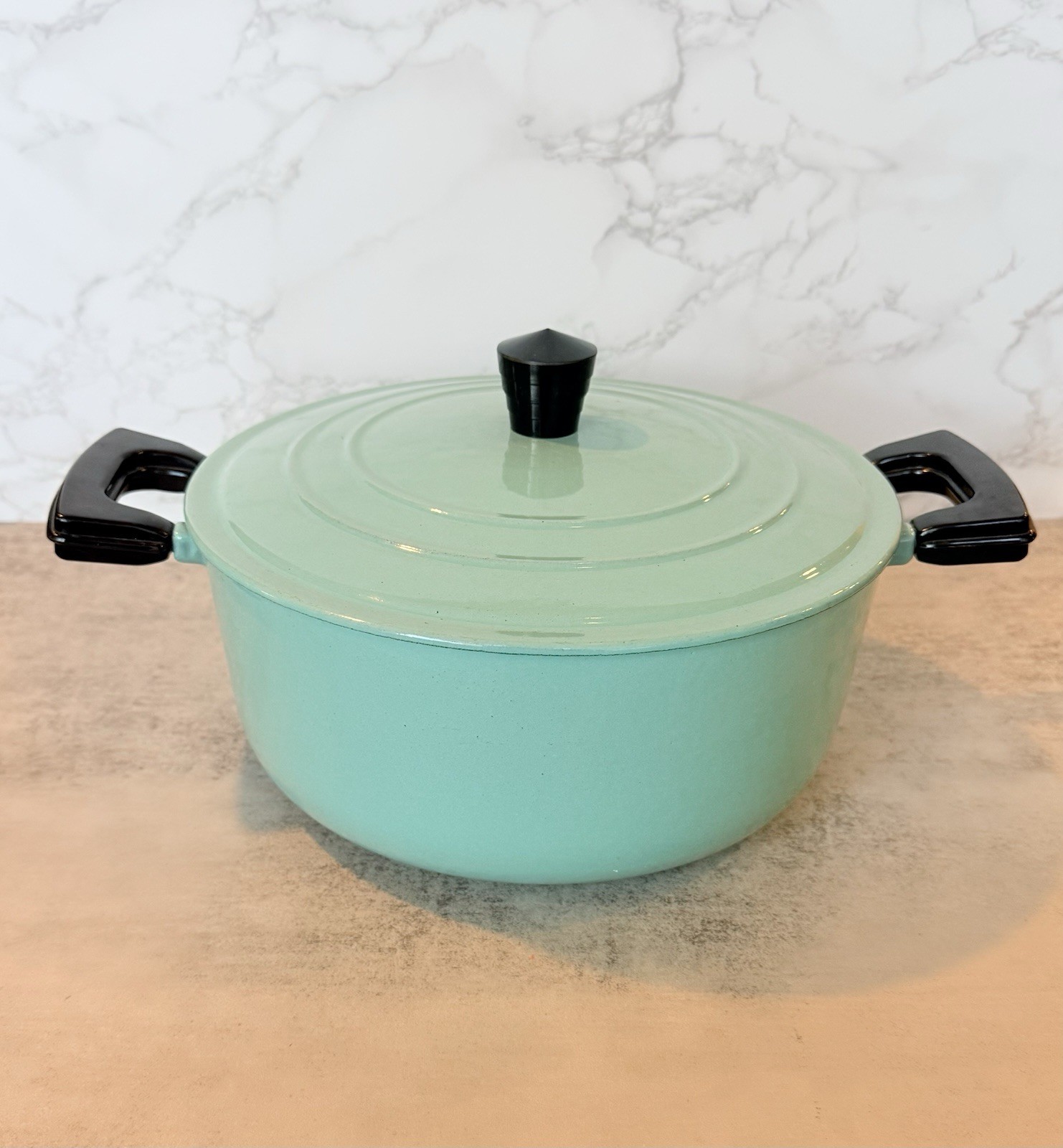Le Creuset Bakelite Diamond Knob Vintage Green E 4.5 Qt Pristine Rare Le Creuset Bakelite Diamond Knob Vintage Green E 4.5 Qt Pristine Rare