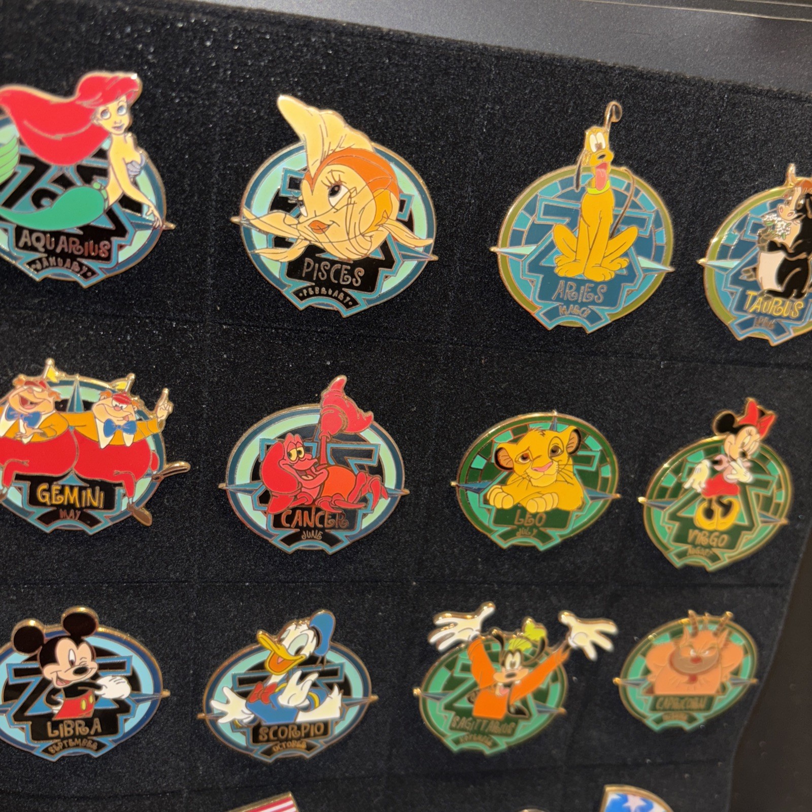 Disney Zodiac 2001 Pin Set Disney Zodiac 2001 Pin Set