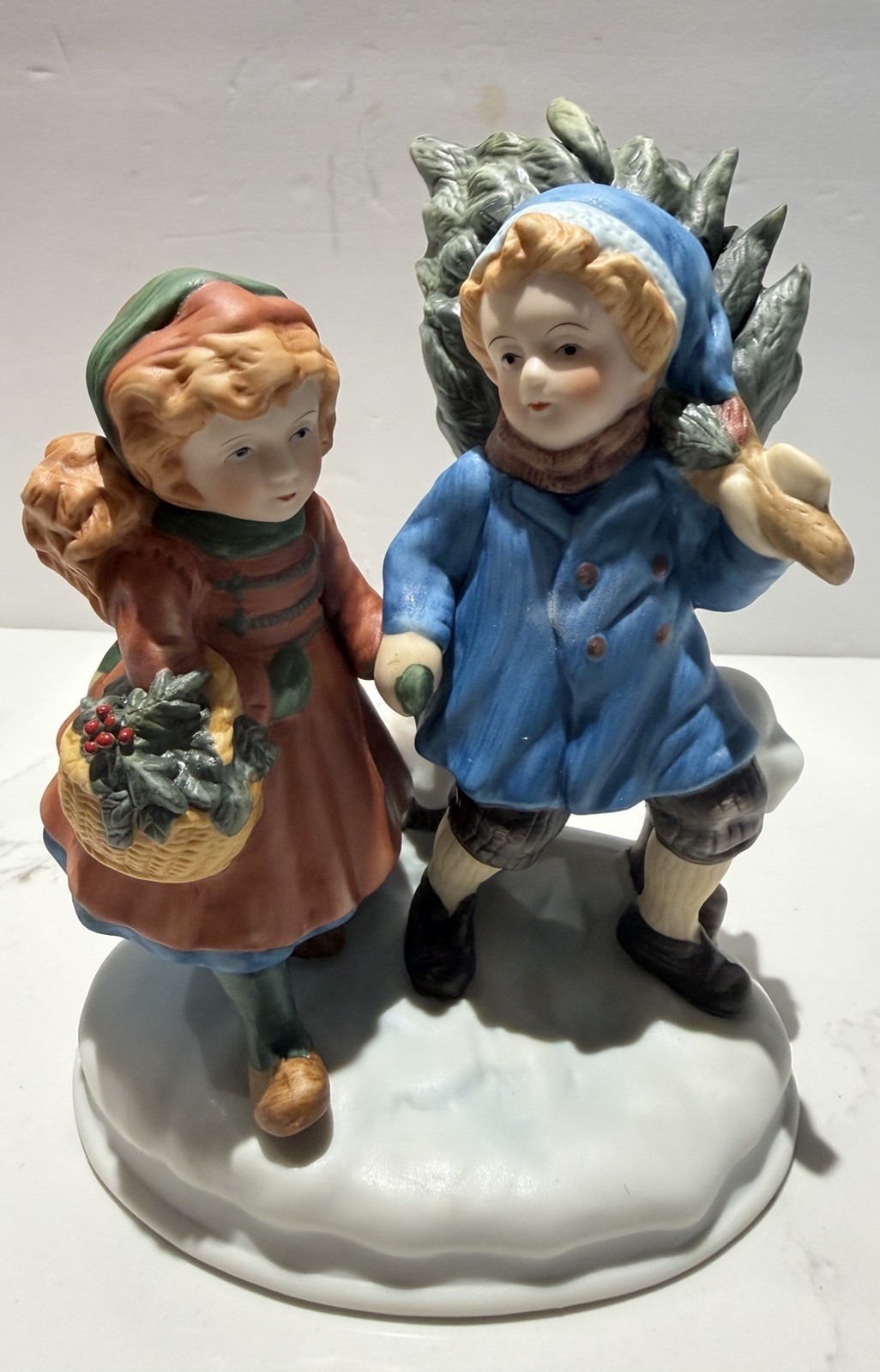 VTG 1981 Avon Sharing Christmas Spirit Porcelain Figurine Decor Tree w/box MINT VTG 1981 Avon Sharing Christmas Spirit Porcelain Figurine Decor Tree w/box MINT