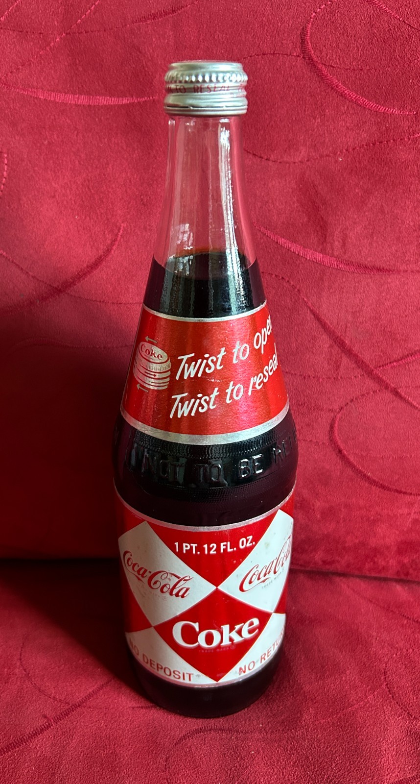 1960s Coca-Cola Foil Paper Diamond Label Full Unopened Glass 1 Pint 12 Oz Bottle