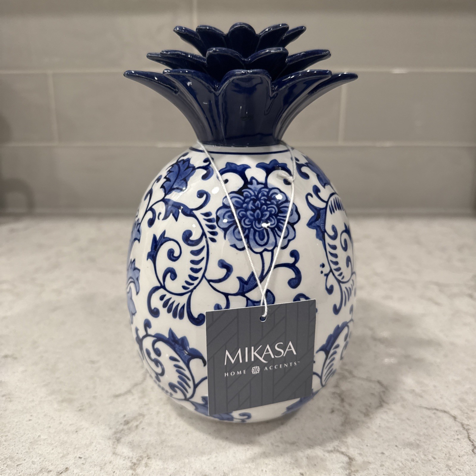 MIKASA Home Accents 8 x 5” Blue & White Chinoiserie Ceramic PINEAPPLE Decor New MIKASA Home Accents 8 x 5” Blue & White Chinoiserie Ceramic PINEAPPLE Decor New