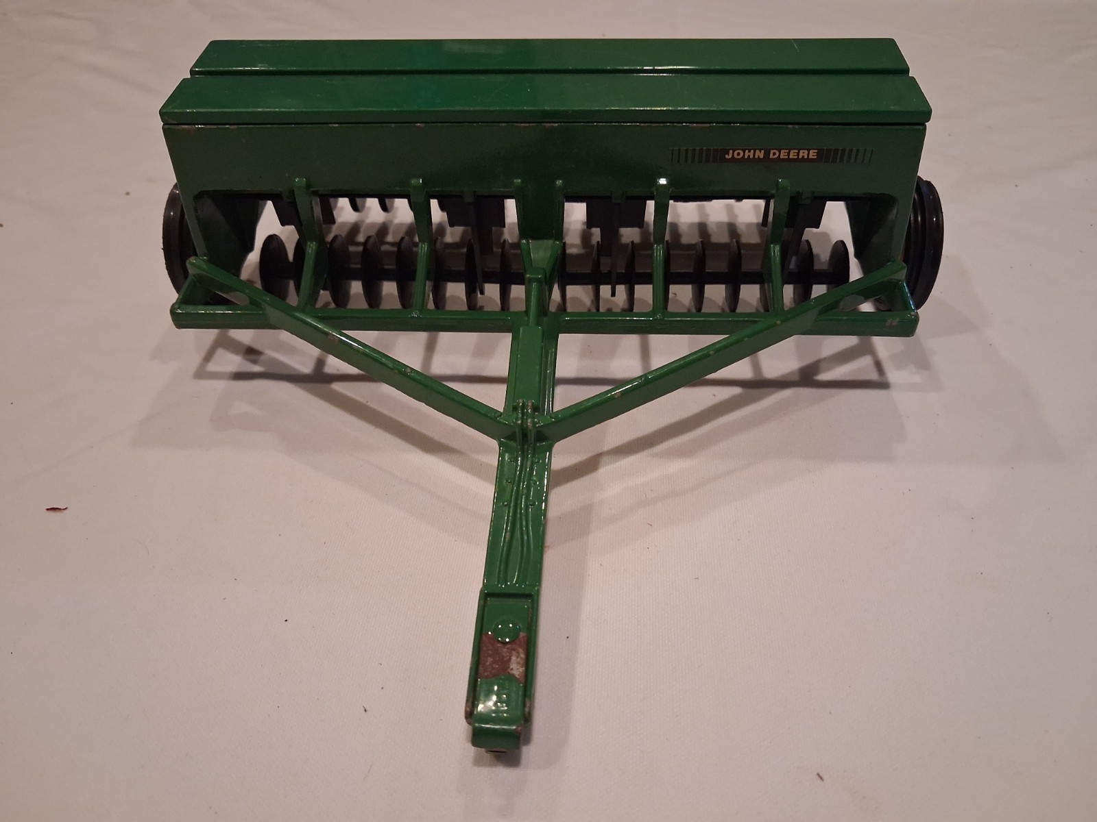 Vintage 1/16 Scale John Deere 452 Grain Drill By Ertl Vintage 1/16 Scale John Deere 452 Grain Drill By Ertl