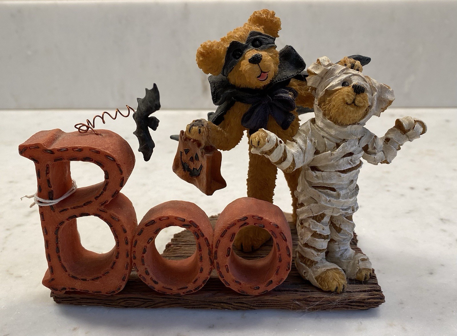 Boyds Bearstone Collection Gordon & Mumster “Did We Scare Ya” Halloween 2009. Boyds Bearstone Collection Gordon & Mumster “Did We Scare Ya” Halloween 2009.