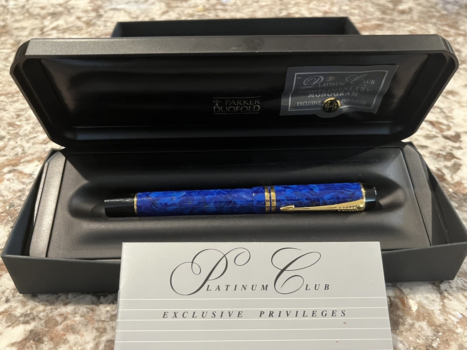 Parker Duofold Centennial Lapis Blue Fountain Pen 18k Gold F Nib with Box/Papers Parker Duofold Centennial Lapis Blue Fountain Pen 18k Gold F Nib with Box/Papers