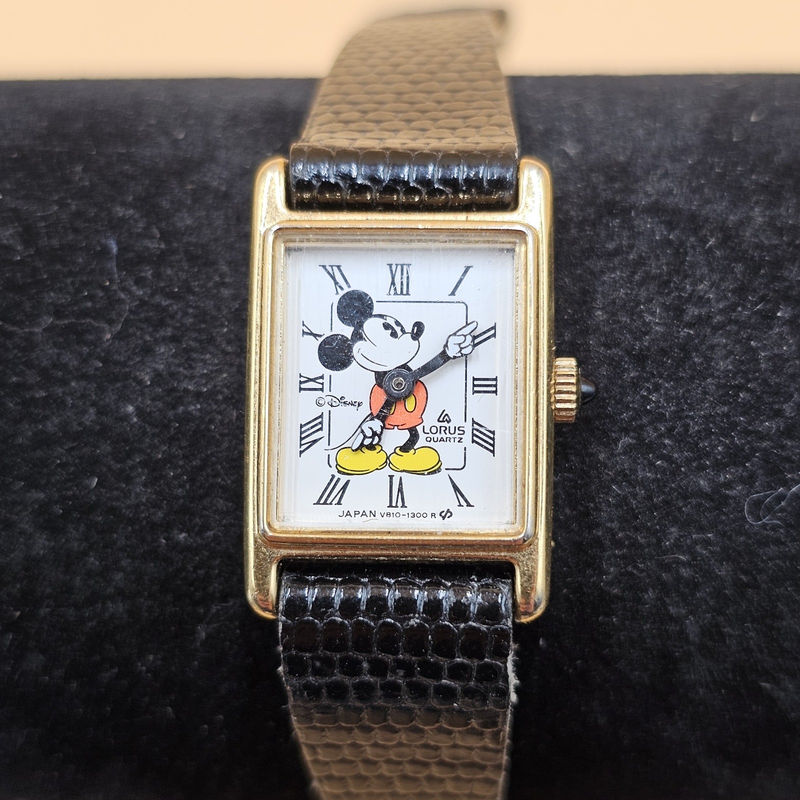 Vintage Lorus Mickey Mouse Tank Watch V810-5000 Gold Tone Roman Numeral Quartz Vintage Lorus Mickey Mouse Tank Watch V810-5000 Gold Tone Roman Numeral Quartz