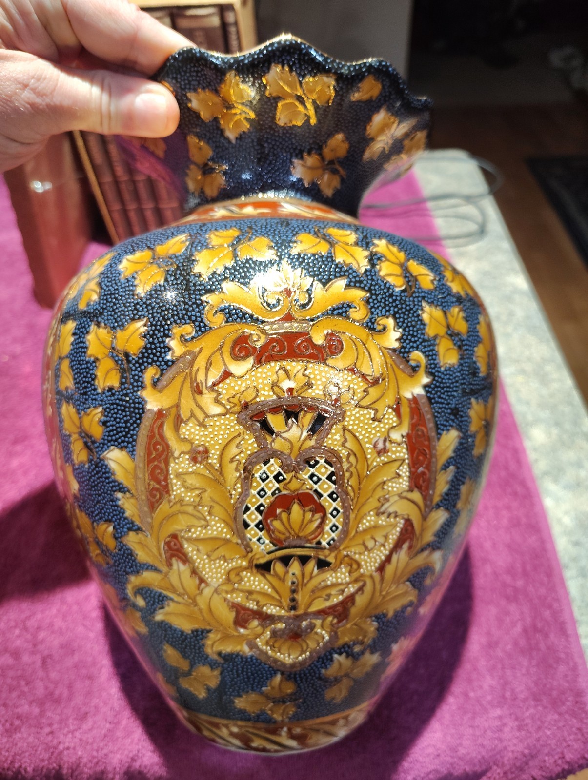Vintage Chinese Export Cobalt Blue Gold Moriage Porcelain Vase Chinoiserie 12