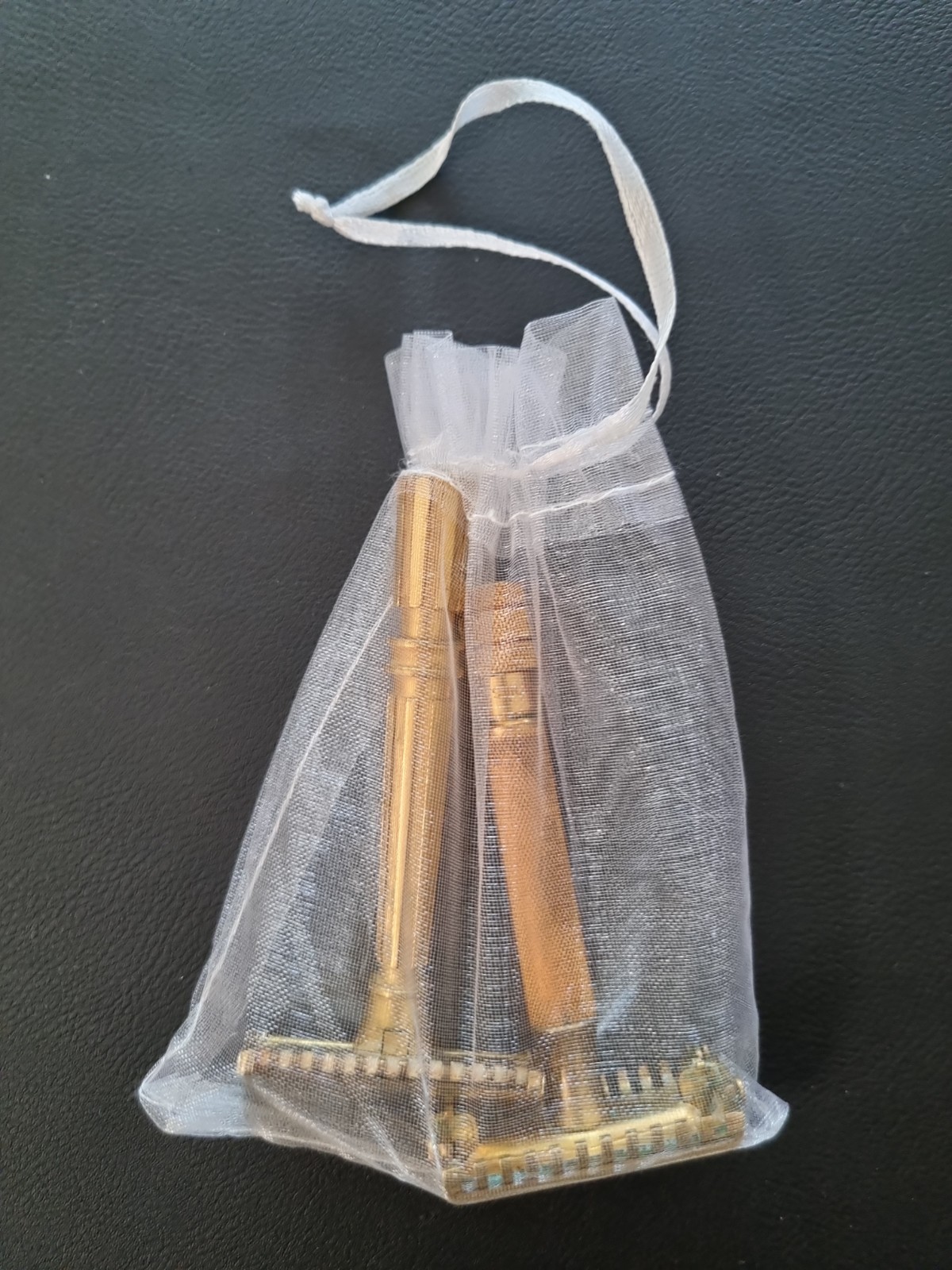 Vintage 1930s Gillette Open Comb TTO Razor & GEM Micromatic Lot - No Cracks Vintage 1930s Gillette Open Comb TTO Razor & GEM Micromatic Lot - No Cracks