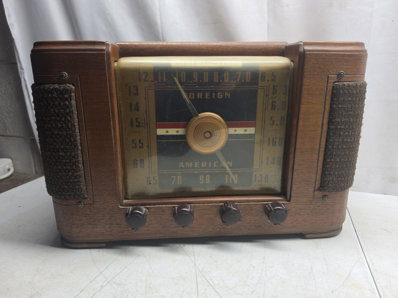 Vintage Crosley Victory Model Foreign American Radio