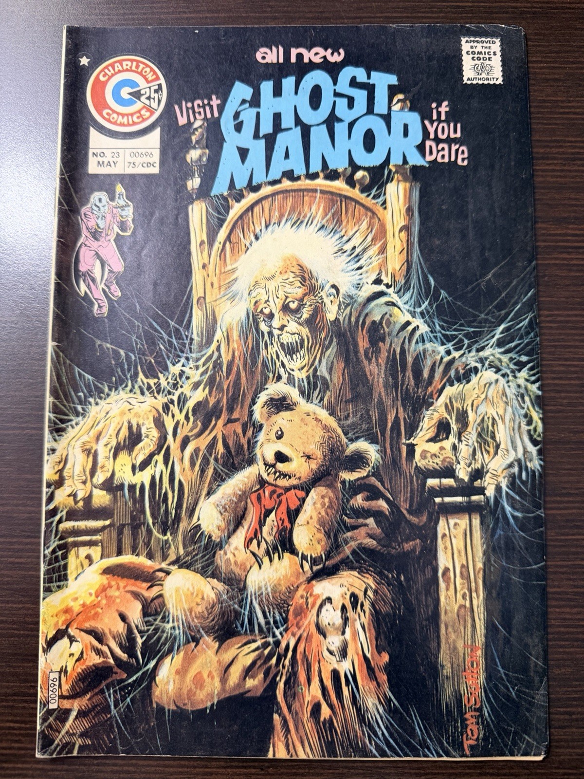 GHOST MANOR #23 Tom Sutton Classic TEDDY BEAR COVER VG+ Bronze Age Horror