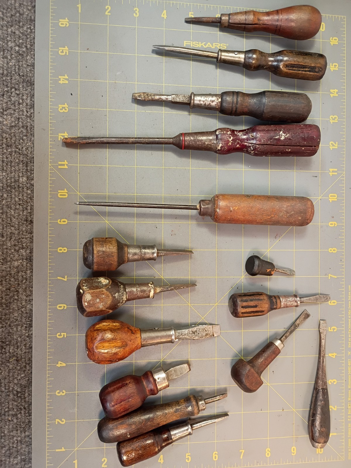 LOT Antique vintage Wood handle screwdriver collectible machinist Old tools KG